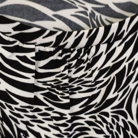 🦓 EUC Zebra Print Short Cap Sleeve Stretchy Top by Worthington - Picture 10 of 10